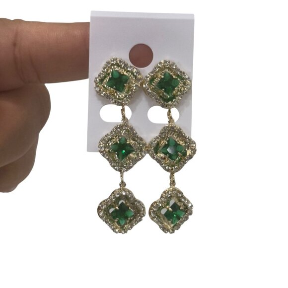 NEW Gold Filled Emerald Green Rinestones & Gold Square Drop Earrings - Picture 6 of 6